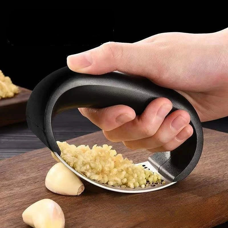 Ergonomic Garlic Rocker – Stainless Steel Hand Press for Garlic &amp; Ginger